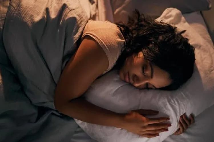 Tidur dengan Lampu Menyala Bisa Tingkatkan Gula Darah