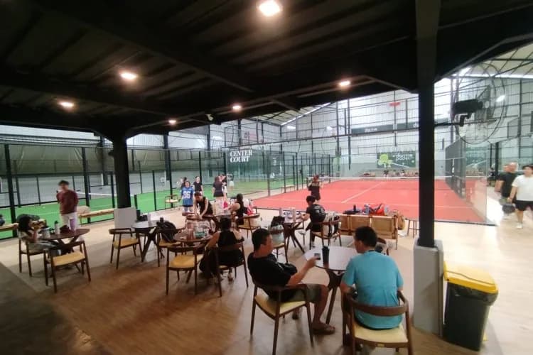 Surabaya Punya Spot Padel Baru! Darmo Padel Club Tawarkan Fasilitas Mewah dengan Harga Bersahabat