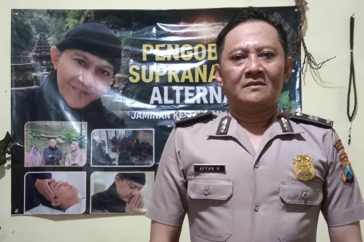 Aiptu Affan Hermansyah, Polisi Pengayom Sesungguhnya, Sisihkan Waktu untuk Pengobatan Alternatif Gratis bagi Warga