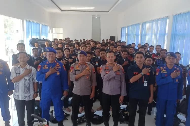 Siap Arungi Lautan! 100 Siswa SMKN 2 Rembang Dapat Bekal Khusus dari Satpolairud Polresta Pati