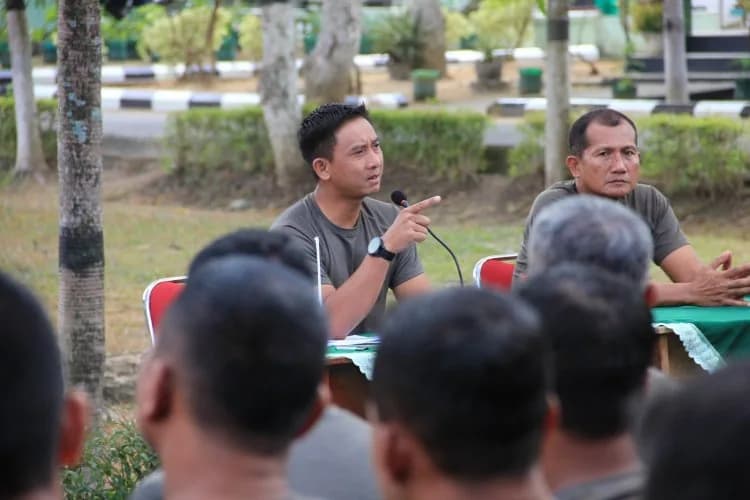 Dandim 0806/Trenggalek Tekankan Disiplin dan Soliditas Prajurit Lewat Jam Komandan