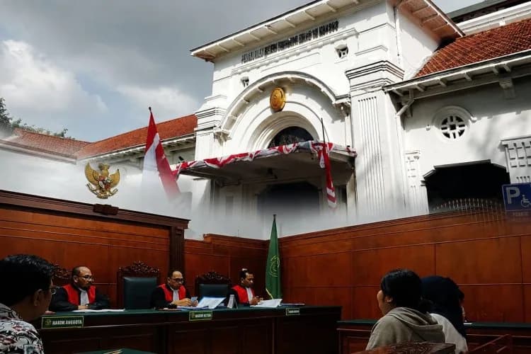 Sidang Saksi Yayasan: Soal Upah, Perekrutan Pegawai, dan Status Pegawai