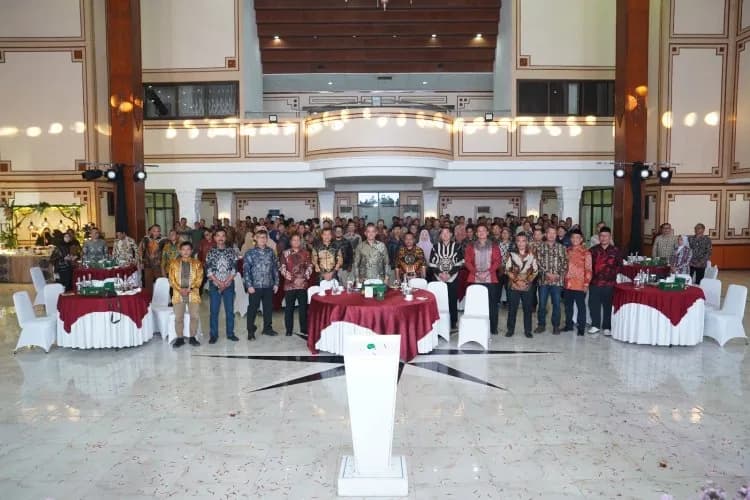 Sinergi Kebangsaan: Pangdam V/Brawijaya Dampingi Presiden Prabowo Tutup Muktamar NU ke-35 di Jombang
