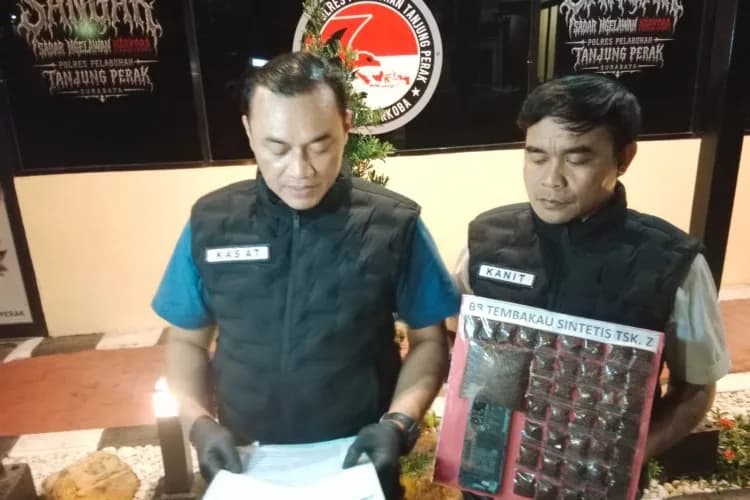 Satresnarkoba Polres Pelabuhan Tanjung Perak Surabaya Tangkap Pemuda 26 Tahun, Diduga Edarkan Tembakau Sintetis
