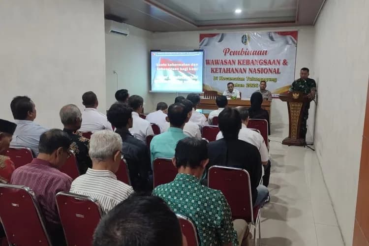 Danramil Kota Bekali Ketua RT/RW dan Karang Taruna tentang Nilai Persatuan