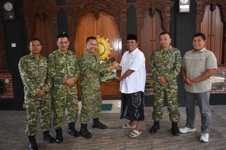 HUT ke-81 TNI, Korem 081/DSJ Sambangi Tokoh Agama di Kota Madiun