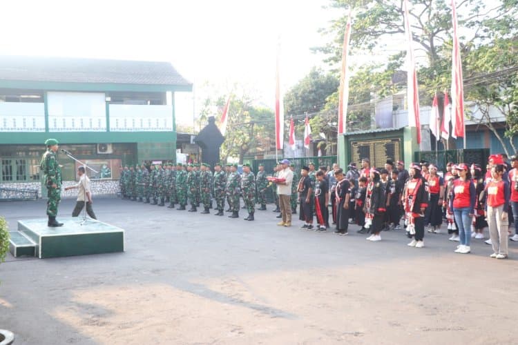 Dandim 0807/Tulungagung Letkol Arh Hanny Galih Satrio, S.I.P., M.Han., Berangkatkan Kirab Gelora Merah Putih Puncak Secang 2026
