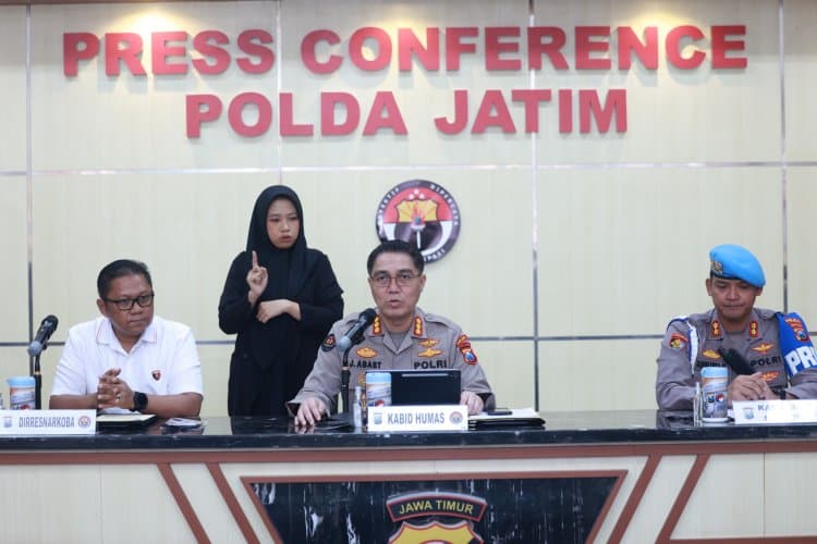 Polda Jatim Bersama Polres Jajaran Ungkap 1.870 Kasus Narkoba, 2.382 Tersangka Diamankan, 86 Kg Sabu hingga 1 Juta Obat Keras Disita, Polda Jatim Selamatkan 1,45 Juta Jiwa