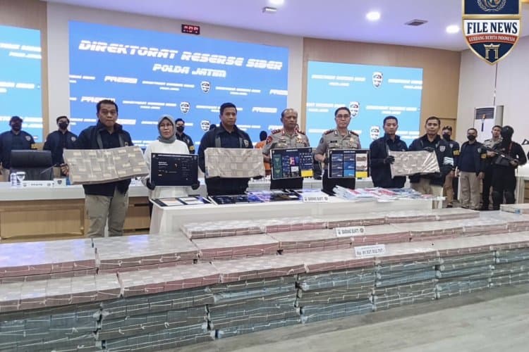 Polda Jatim Ditressiber Bongkar Jaringan Investasi Bodong Rp12,9 Miliar, Terkait Malaysia-Vietnam