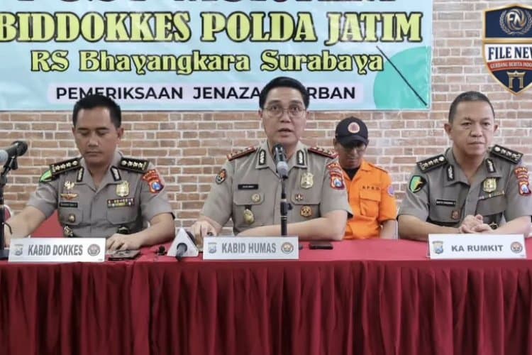 Tim DVI Polda Jatim Berhasil Identifikasi Lima Jenazah Korban KM Mutiara Sentosa II di Perairan Sumenep, Madura